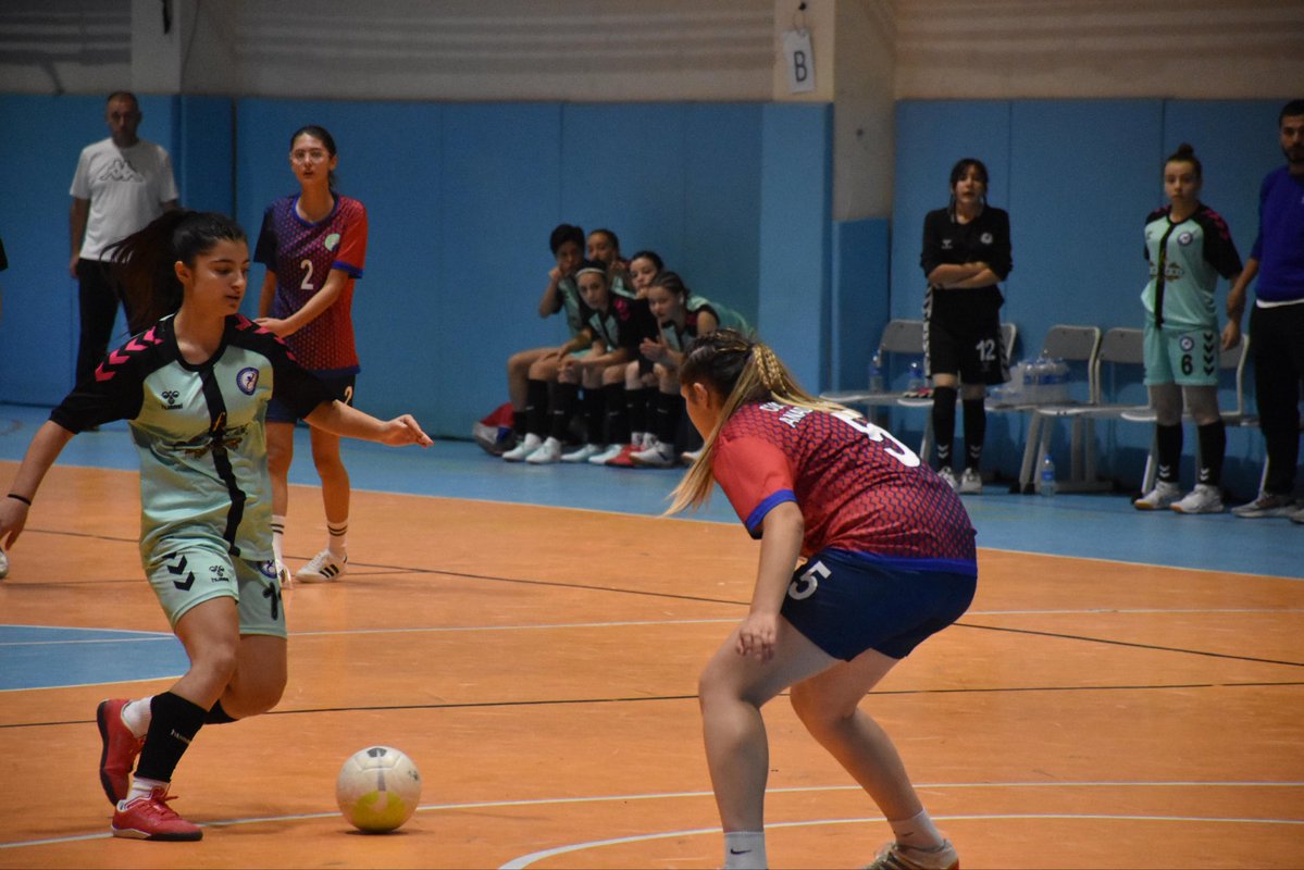 Afyonkarahisar'da Futsal Genç Kız Müsabakaları Coşkuyla Tamamlandı