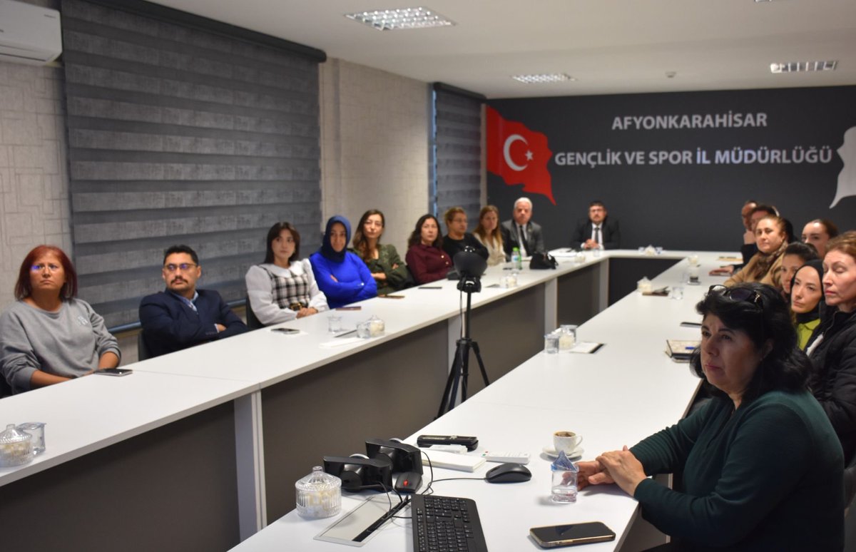 Gençlik ve Spor Bakanlığı'ndan Yurt Hizmetleri İçin Video Konferans Toplantısı