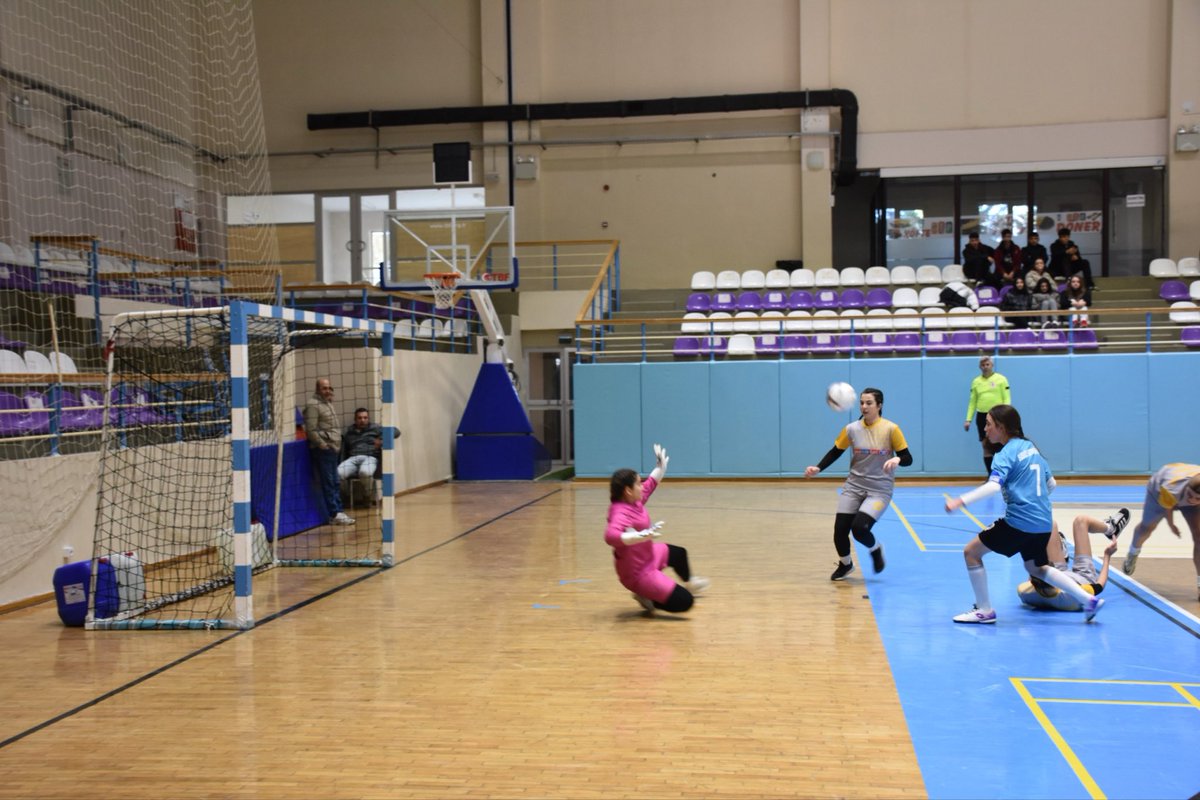 Afyonkarahisar'da Yıldız Kızlar Futsal Şampiyonu Susuz Ortaokulu Oldu