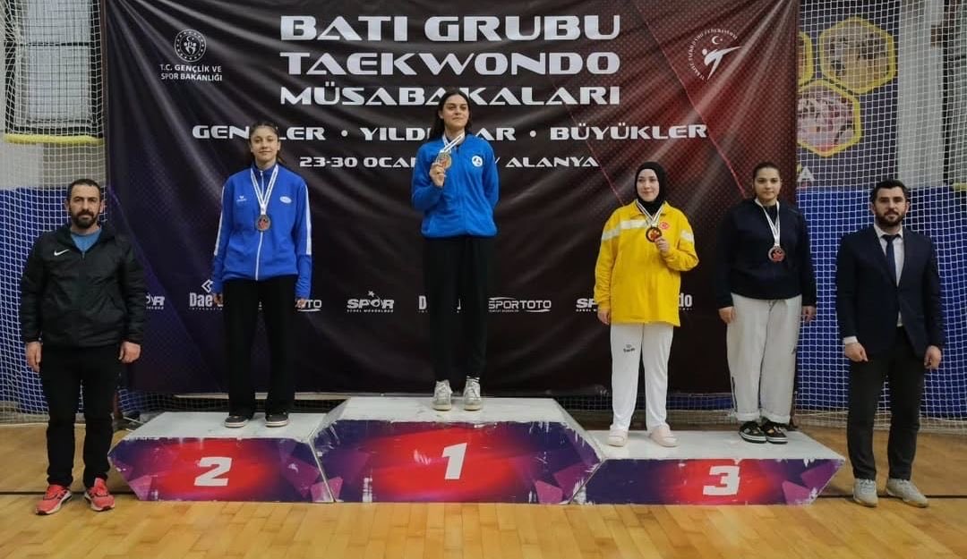 Afyonkarahisar'lı Sporcular Alanya'daki Taekwondo Şampiyonasında Madalya Kazandı