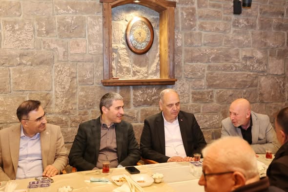 Afyonkarahisar Valisi Aktaş, Erkmen'de İftar Sonrası Vatandaşlarla Buluştu