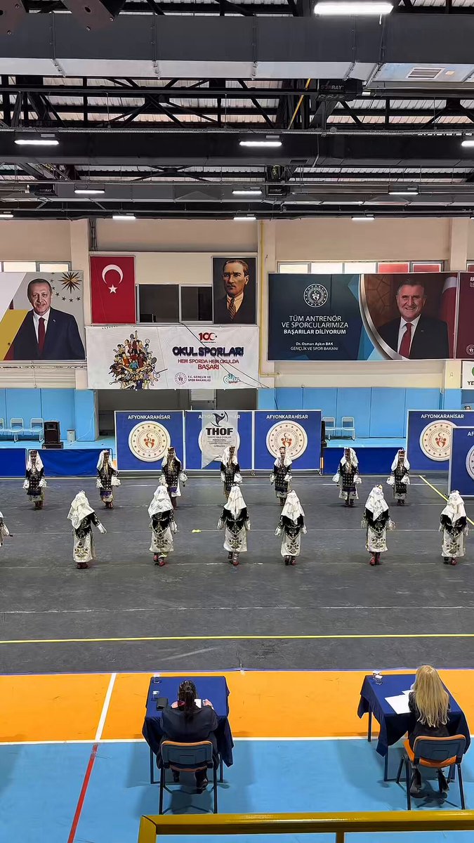 Afyonkarahisar'da Halk Oyunları Rüzgarı: 6 Kategoride Şampiyonlar Belli Oldu