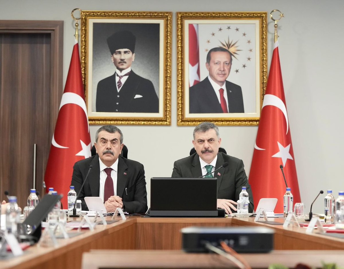 Afyonkarahisar Valisi Aktaş, Bakanların Katıldığı Güvenlik ve Eğitim Toplantısına Katıldı