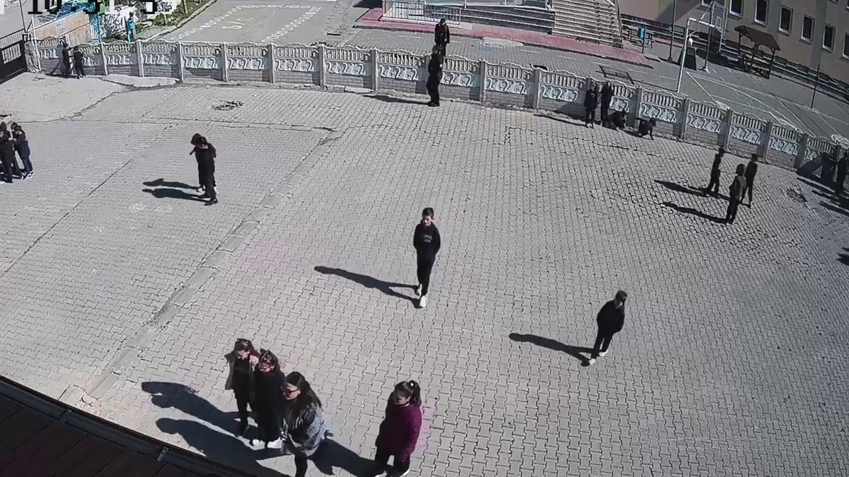 Afyonkarahisar'da Öğrencilerden Polislere Vefa İkramı