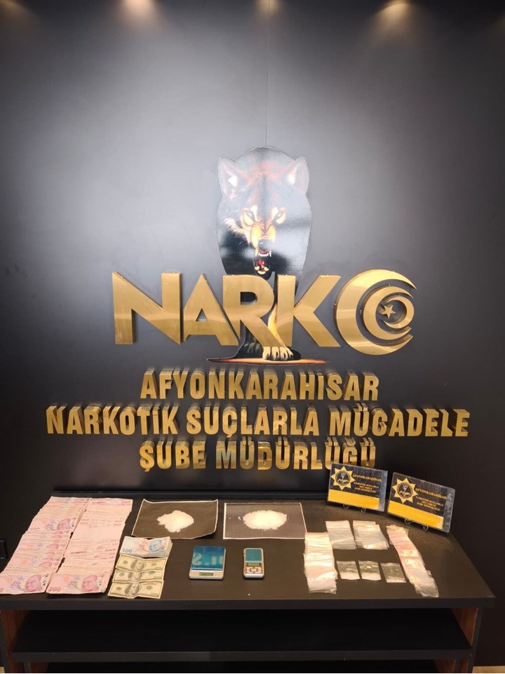 Afyon'da Uyuşturucu Operasyonu: 180 Gram ve 60 Bin TL Ele Geçirildi