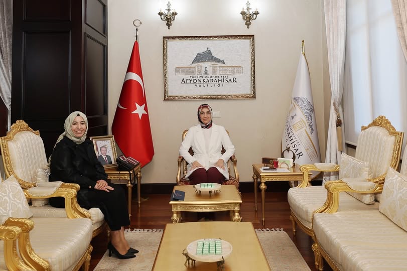 Vali Yiğitbaşı, AK Parti Kadın Kolları Başkanı'nı Makamında Ağırladı