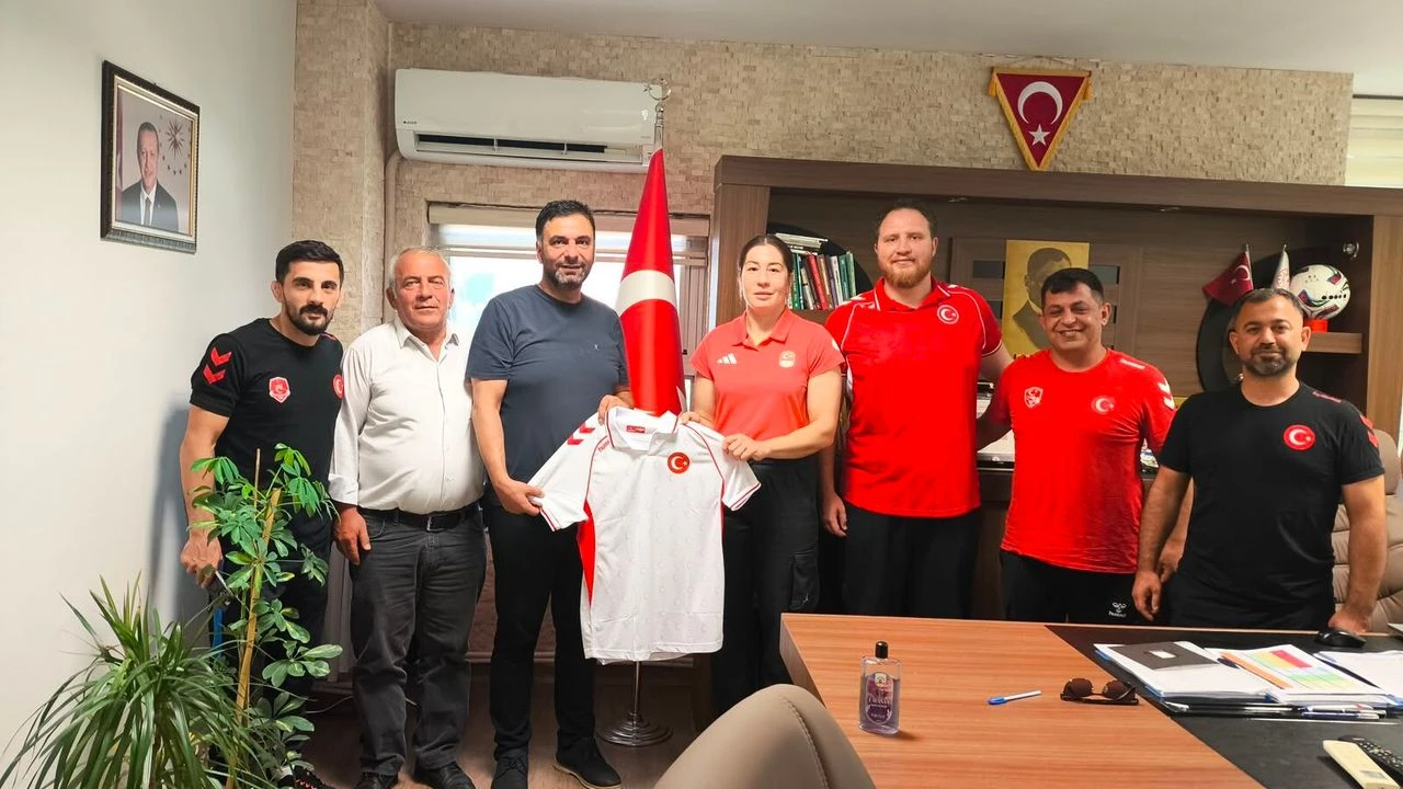 U-20 Kadın Güreş Milli Takımı Dünya Şampiyonası Hazırlıklarını Afyonkarahisar'da Sürdürüyor
