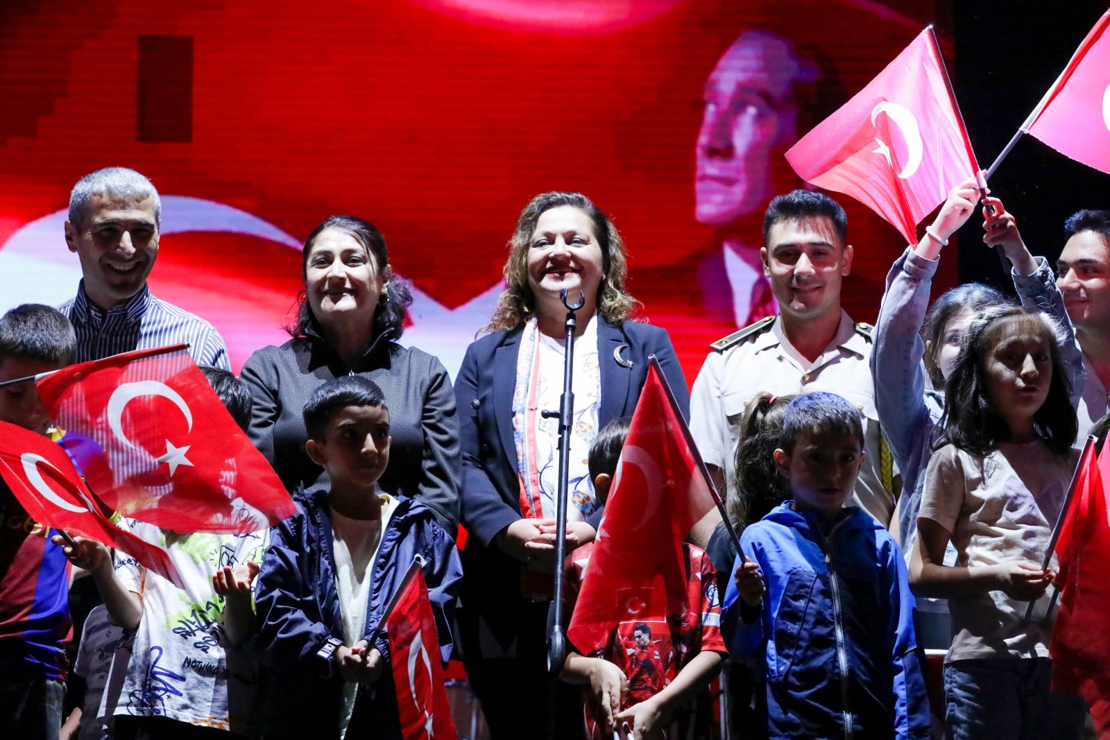Afyonkarahisar’da Zafer Coşkusu Meydanlara Taştı