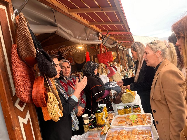 İYİ PARTİ HEYETİ GASTRO AFYON’DA KADIN ÜRETİCİLERLE BULUŞTU: “KADIN EMEĞİNİN OLDUĞU HER YERDE YANLARINDAYIZ”
